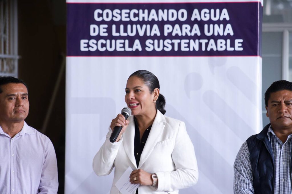 “Cosechando Lluvia para una Escuela Sustentable”.